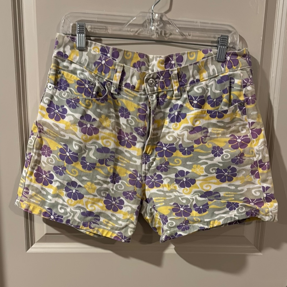 Vintage floral Levi’s
